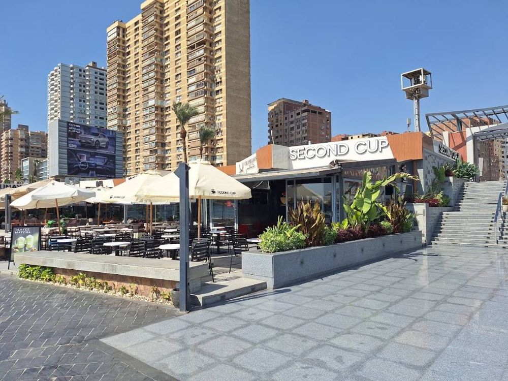 Café exterior on the Corniche